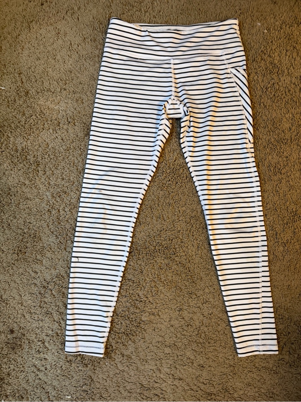 LOT of 6 leggings small to medium